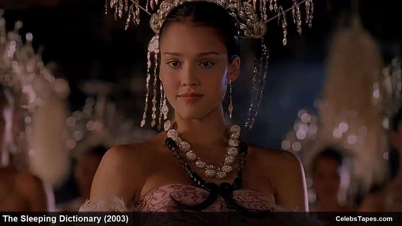 Emily mortimer &amp; jessica alba çıplak ve romantik seks sahneleri