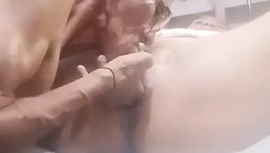 Karıma çok fazla amcık yiyor