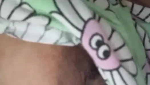 18+ üniversiteli kız büyük göğüsleri ve ıslak Sri Lankalı yerel ile ilk kez musterbate oluyor