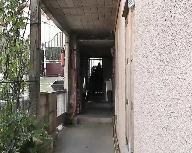 Olgun Bir Kişi Bile Cuckold Kocasının Önünde Sevişiyor