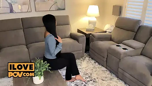 Azgın ofis sürtüğü Hayleyxyz boşalana kadar götünü yarağının her yerine sallıyor