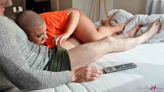 Kel Alman genç paulina schubert ile büyük klitoris becerdin