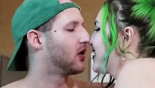 Süper seksi gotik sikiliyor ve yarak emiyor - derleme 4