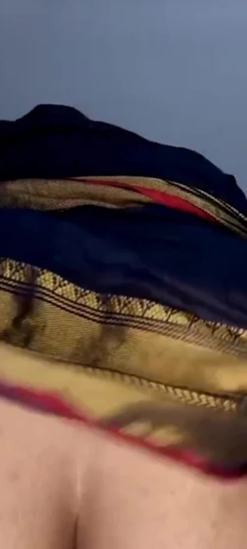 Захватывающий момент из "Индийской тетушки дези, сари блузку, снимает вебкам-шоу вживую"