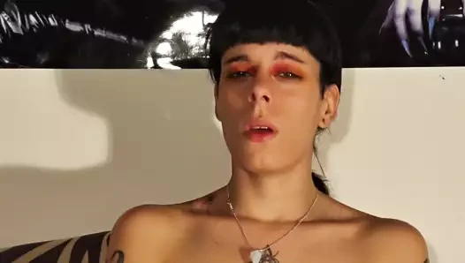 Genç kızın büyük sümük hapşırma fetiş pt2 hd