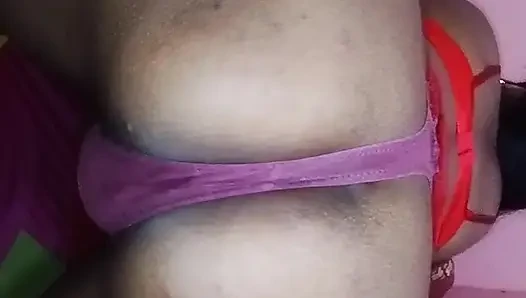 Bangladeşli viral kız evde fingring yapıyor
