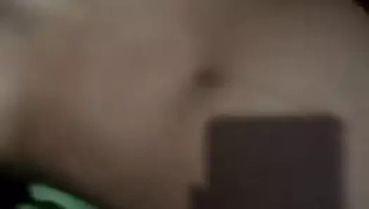 Endonezyalı tesettürlü Müslüman kız mastürbasyon yapıyor (bölüm 1)