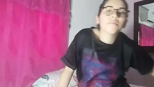 Tenli nem duşu alıyor