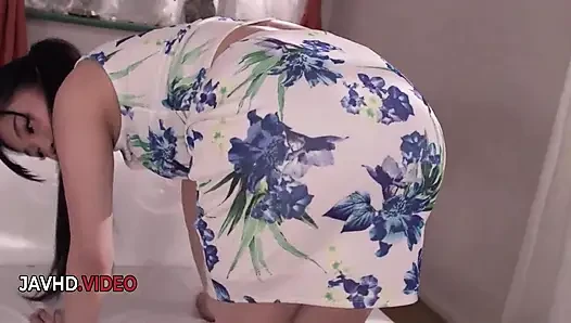 Vahşi Japon güzel Misaki sert tutkulu sikiş seanslarını seviyor