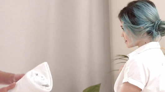 Rebecca nikson - 4k - güzel genç kız masajdan sonra sikiliyor