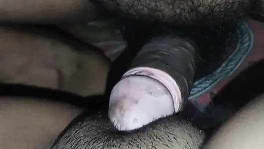 Hintli kadın erkek arkadaşı tarafından sikiliyor