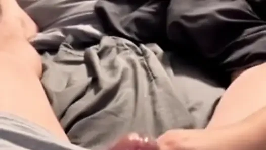 Üvey annem ev işlerimi bitirdikten sonra beni mastürbasyon yapıyor, ücretsiz kullanım