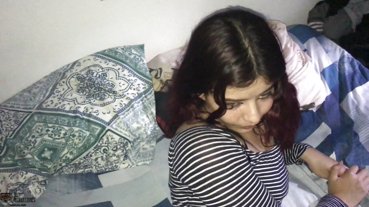 Karım çok ateşli ve harika, boşalma dolu olana kadar büyük amını becermeme izin veriyor - İspanyolca porno