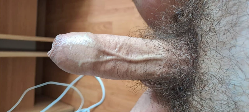 Sakallı baba büyük kıllı yarağını çekiyor - boşalma yok