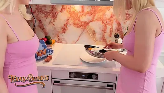 Vera Jarw ve Greta Foss sulu göğüslerini tatlı olarak sunuyor!