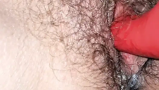 İçine boşaldıktan sonra kıllı amcık oyuncağı