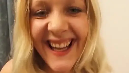 Almanya'dan bu sarışın hatun oyuncu seçmelerinde nasturbates yapıyor