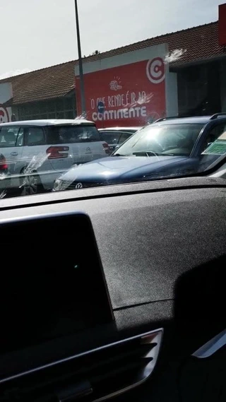 Cum içinde araba park