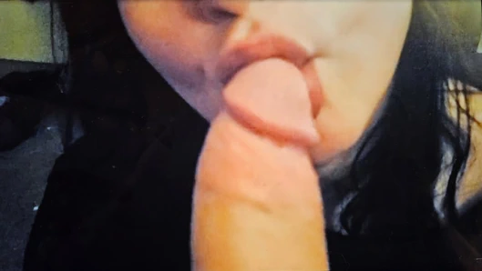 Eski erkek arkadaş tarafından boş bir sinemada sikilme ile ilgili geçmiş seks hikayesi oral seks