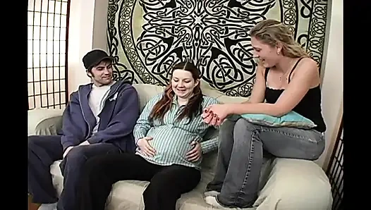 Görünüşte utangaç bir kız