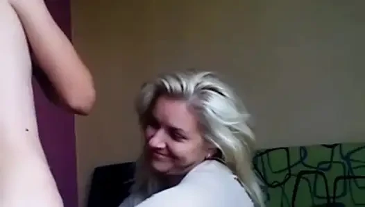 Zor bir günün ardından ikimiz de rahatlatıcı bir misyoner pozisyonundan faydalanıyoruz...