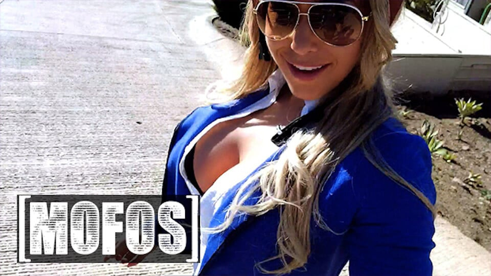Mofos - Olivia Austin çok ateşli bir açık havada seans sırasında ters kovboy kızda amını siktiriyor