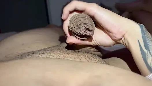 Ateşli üvey anne üvey oğlunun yatağını veriyor