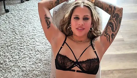 Sevgili Miss Gabi Ilk Çete Seks Ile Karşı Karşıya Ve O Kadar Yaramaz Ki Daha Fazlasını Istiyor