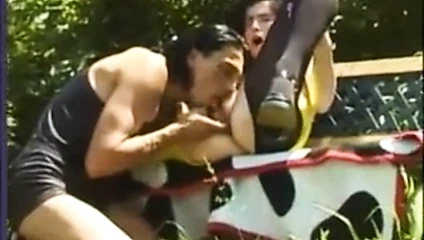 Kıllı amcık sikişi