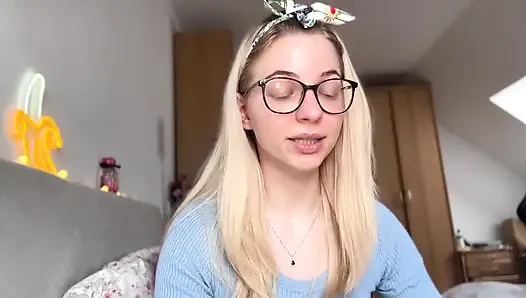Onu 5329 dolardan ve yeni bir ysl çantasından boşalttim! (findom hikayesi)