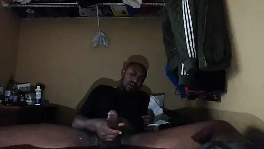 Sert siyah yarak sıkı delikten boşalıyor