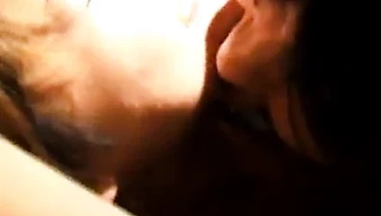 Torakku'nun üzerinde iki erkek var