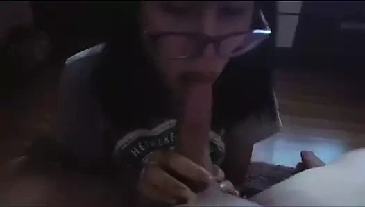 Ladyboy yarak yalayıcı