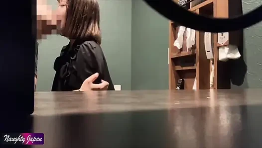 Parlak Gözlü Busty Net Cafe Güzeli Hızlı ve Vahşi Bir Özel Anda Dikkatleri Çekiyor