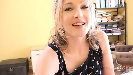 Auntjudysxxx - büyük memeli orta yaşlı seksi ev sahibiniz prenses Anna seni orta yaşlı seksi kadın pornosu izlerken yakalıyor