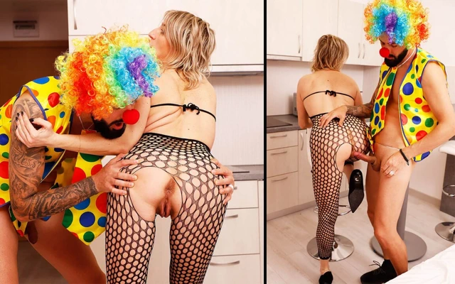 Palyaçom Beni Iyi Sikiyor