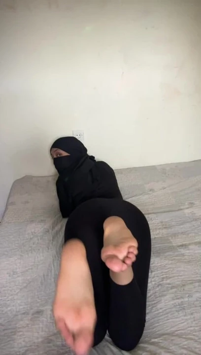 Bu Arap ayaklarının ibadete ihtiyacı var