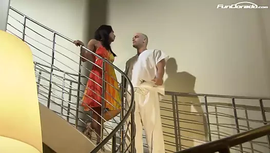 Sıcak milf gözleri bağlı büyük yüz ile lanet var! kedi, ıslak kedi