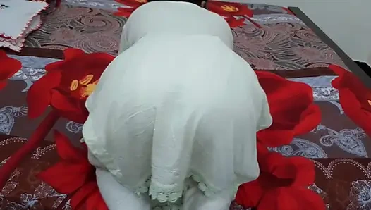 Hintli tombul anne sürprizle sikiliyor