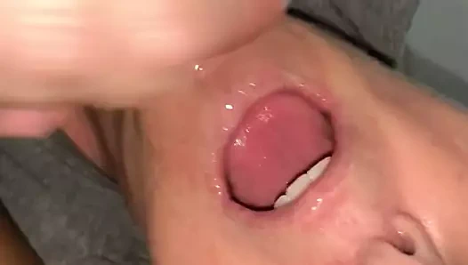 Benim kız üvey berbat horoz ve püskürtülür ile boşalmak