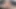 Baştan çıkarıcı esmer orta yaşlı seksi kadın kanepede sert parmaklanıyor