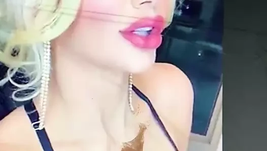 Nicolette shea'ya saygı duruşu