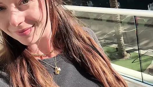 Dışarıda boşalmak için harika bir yer buluyorum!