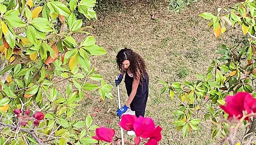 Sonunda seksi komşumla yatıyorum