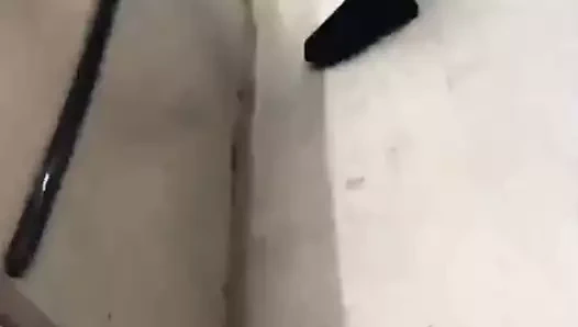 Güzel bir kıçı vardı