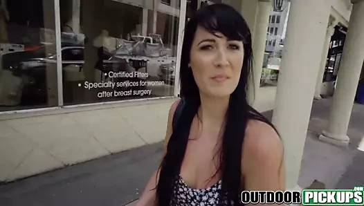 Sevimli genç berbat ve sikikleri sert çük dışında