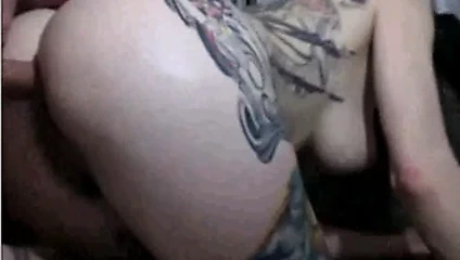 Serseri sürtük büyük doğal göt sikişi ve götüne boşalma