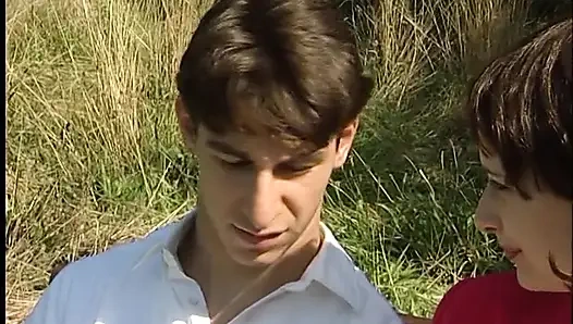 Al aire libre con mi novio y mi mejor amigo