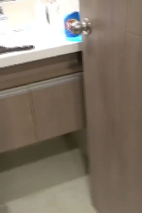Üvey Annem Plajdan Dönüyor, Soyunuyor, Işiyor, Banyo Yapıyor, Mastürbasyon Yapmamı Izliyor