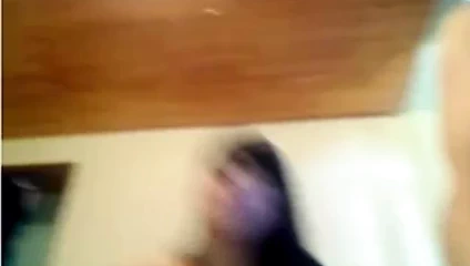 İspanyol kız camda arkadaşının kıçıyla oynuyor